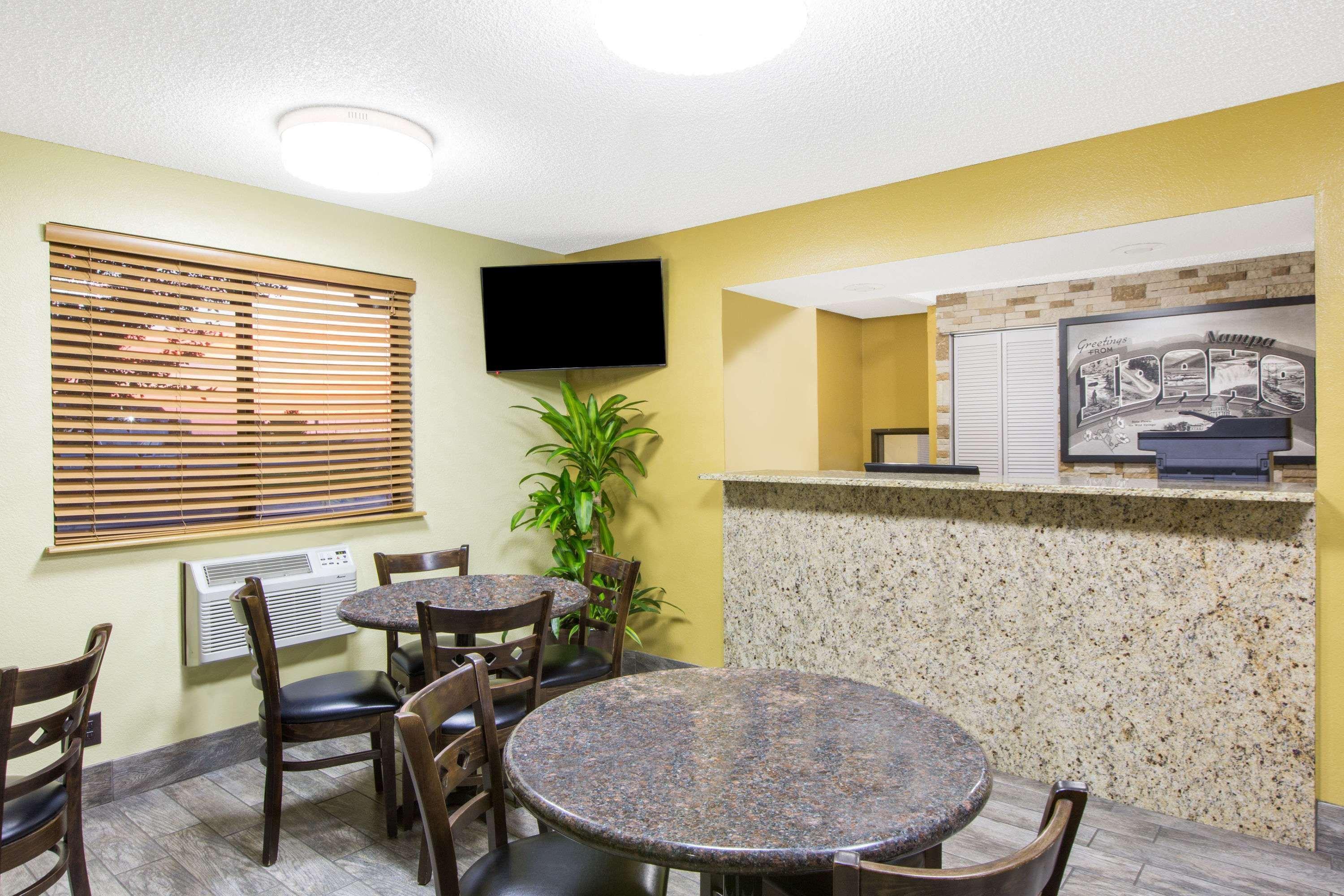 Hotel Super 8 By Wyndham Nampa Exterior foto